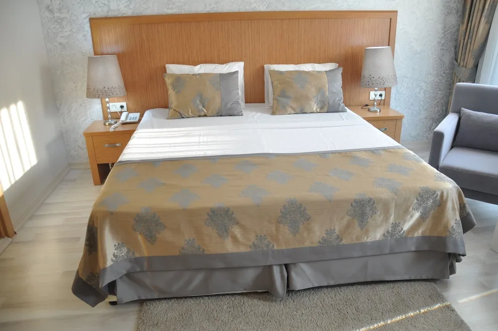 Deluxe Süit, Sigara İçilebilir, Balkon