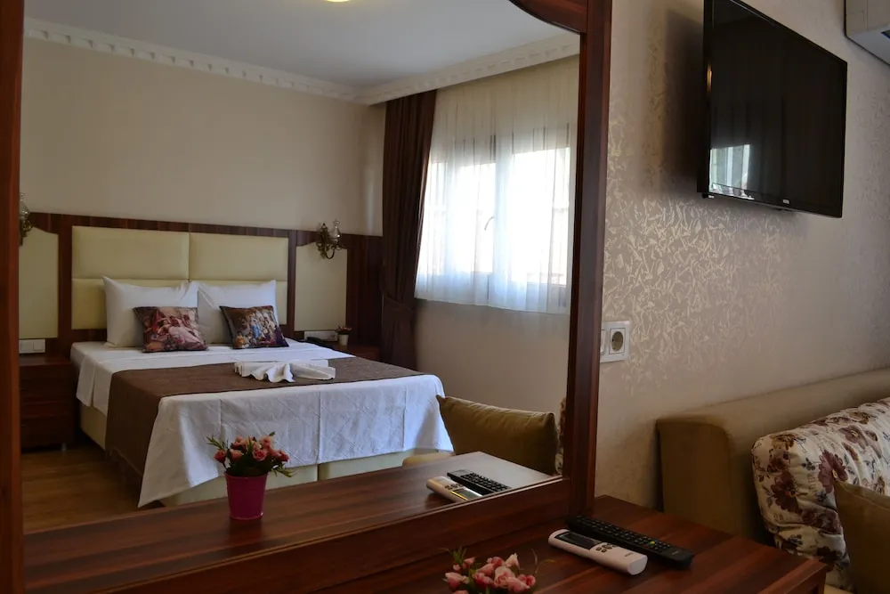 Deluxe Tek Büyük Yataklı Oda