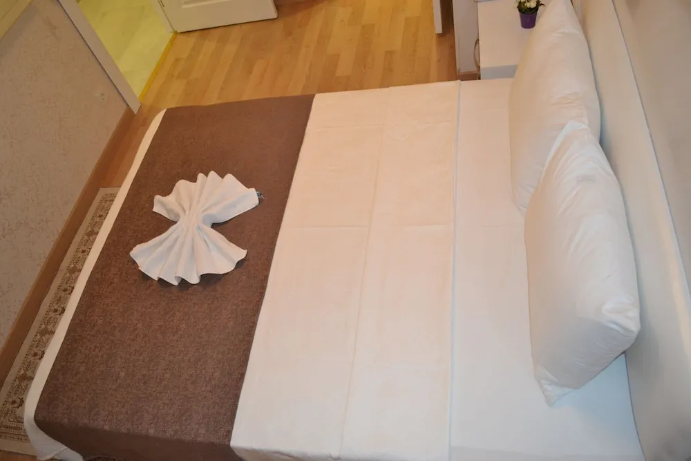 Economy Double Room, Basement Floor