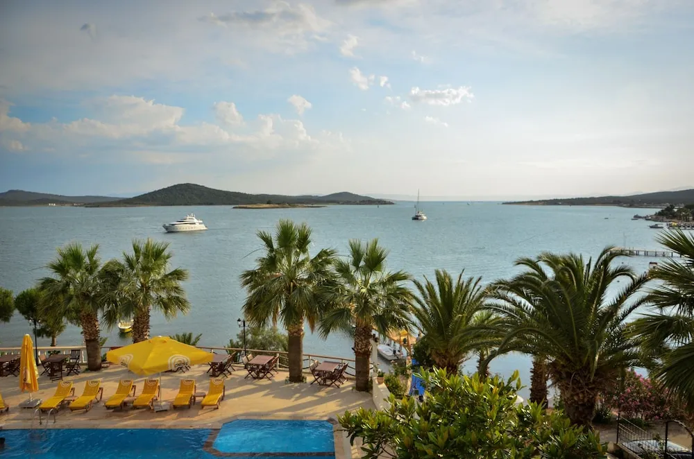 Tek Büyük Yataklı Oda, Kısmi Deniz Manzaralı