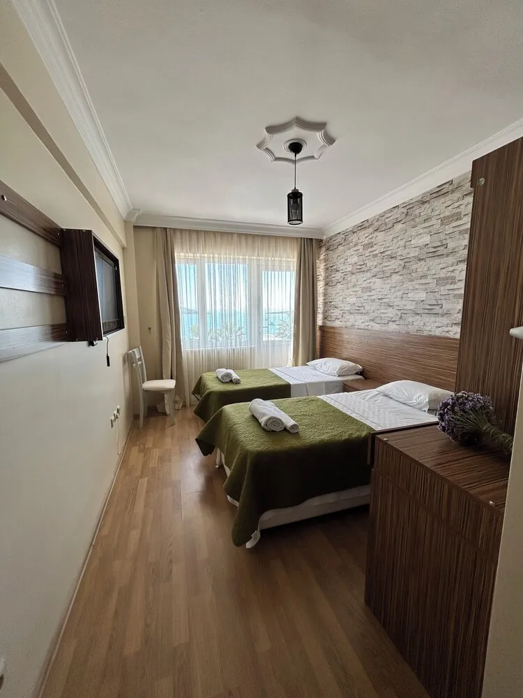 Tek Büyük Yataklı Oda, Kısmi Deniz Manzaralı