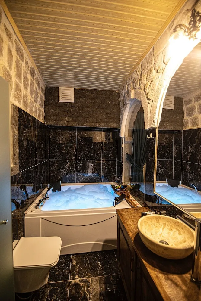 Queen Suite