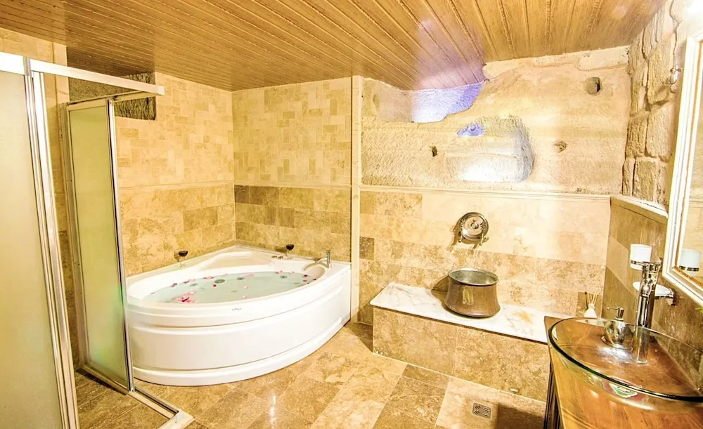 Luxury Oda