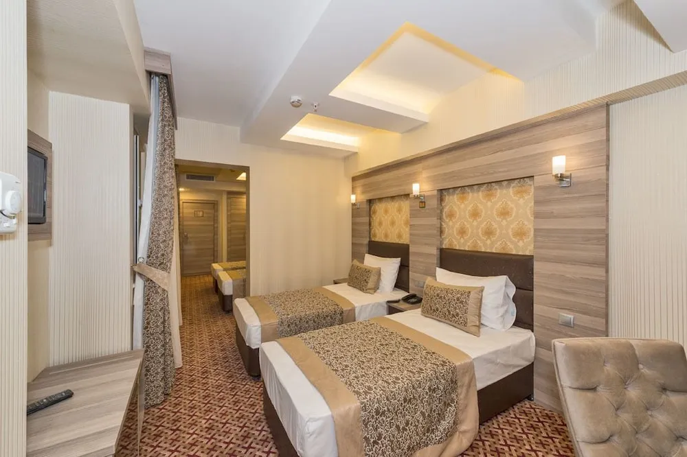 Standard Tek Büyük veya İki Ayrı Yataklı Oda
