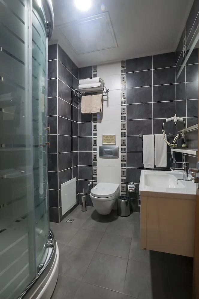 Standard Büyük Yataklı Tek Kişilik Oda