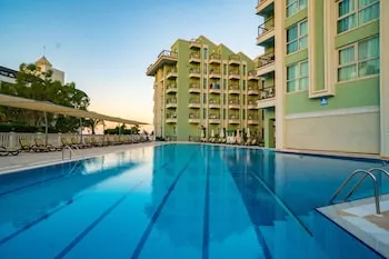 Royal Atlantis Spa & Resort