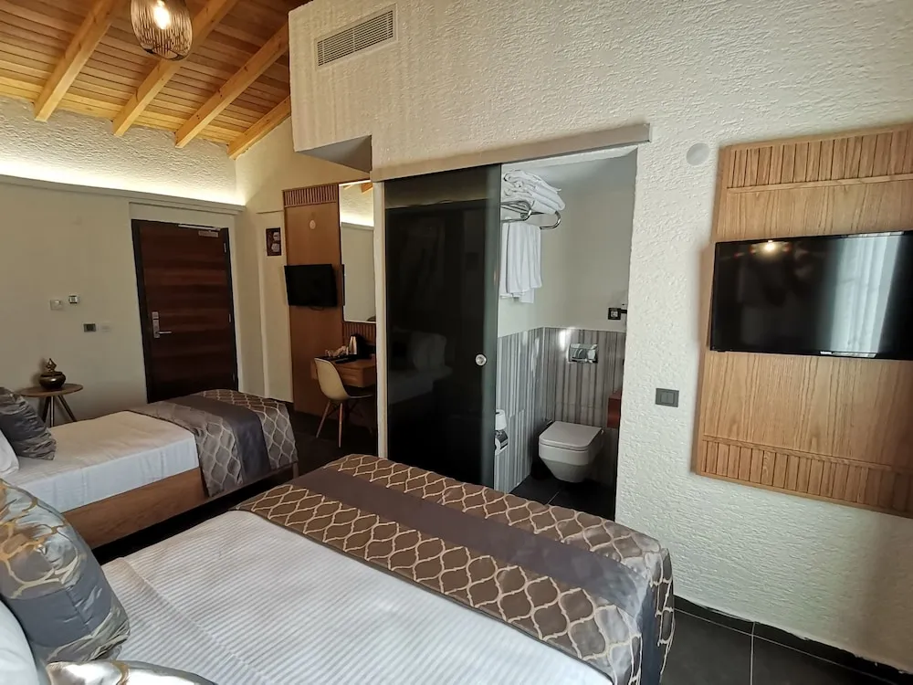 Deluxe Üç Kişilik Oda