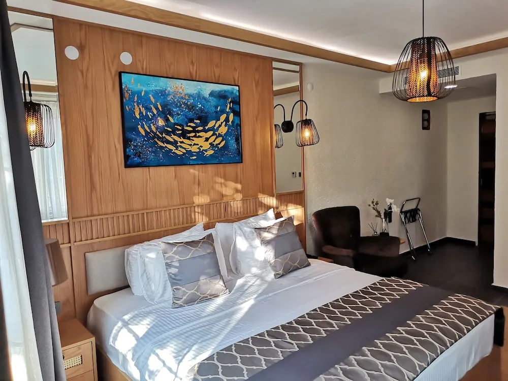 Corner Suite