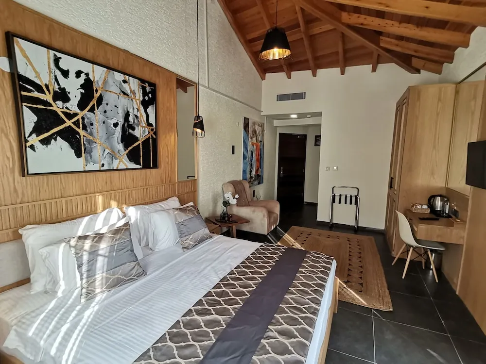 Corner Suite
