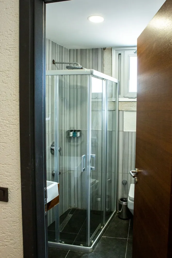 Corner Suite
