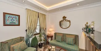 Four Doors Hotel