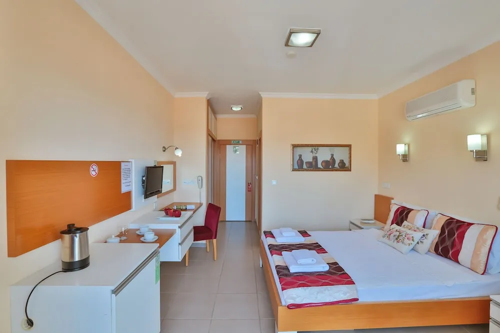 Deluxe Tek Büyük veya İki Ayrı Yataklı Oda, Resort Manzaralı