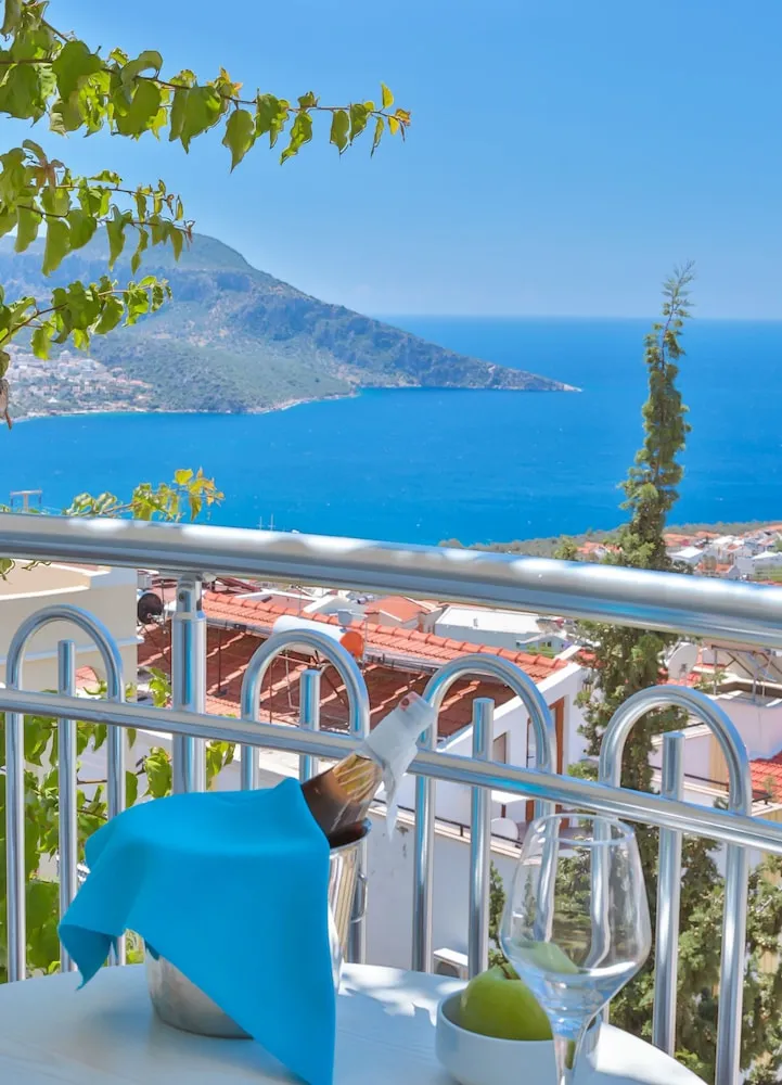 Deluxe Tek Büyük veya İki Ayrı Yataklı Oda, Deniz Manzaralı