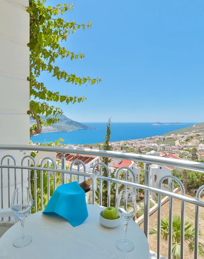 Deluxe Tek Büyük veya İki Ayrı Yataklı Oda, Deniz Manzaralı