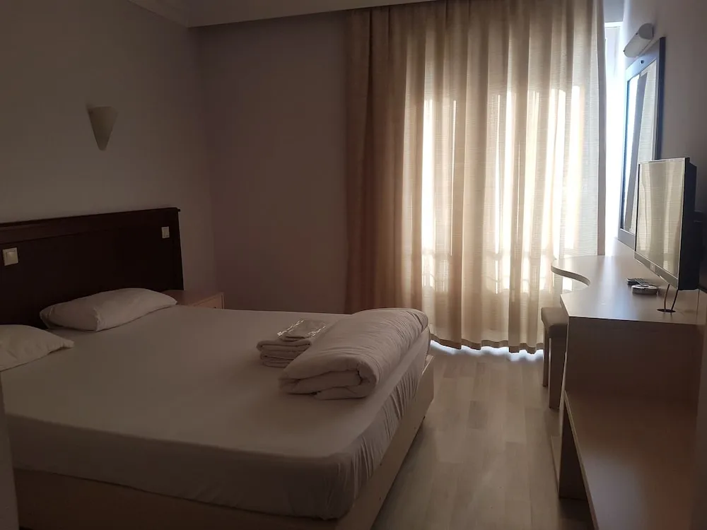 Tek Büyük veya İki Ayrı Yataklı Oda, Deniz Manzaralı