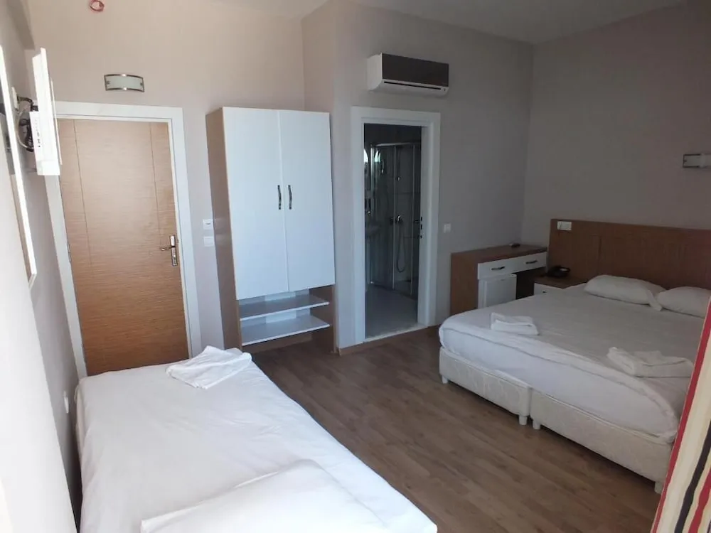 Basic Üç Kişilik Oda