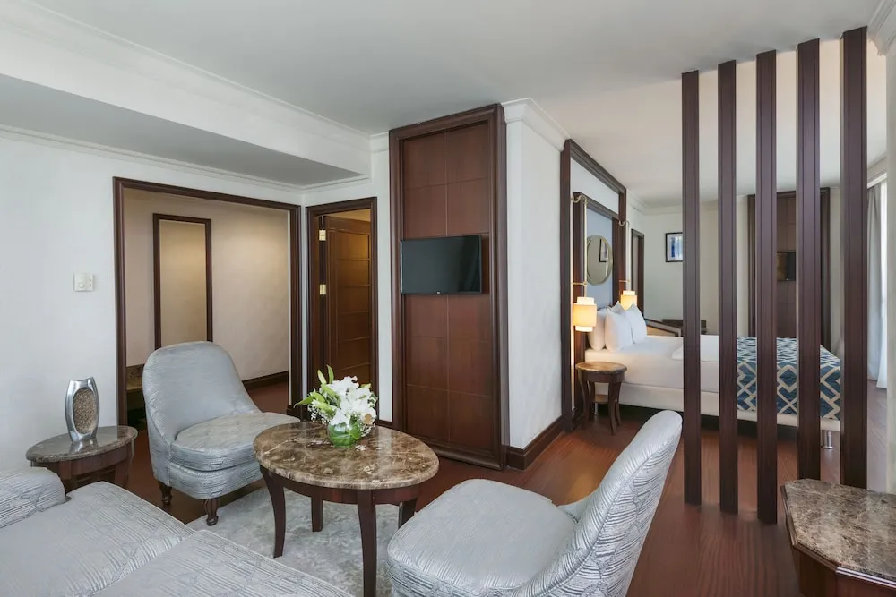 Junior Suite with Queen Size Bed