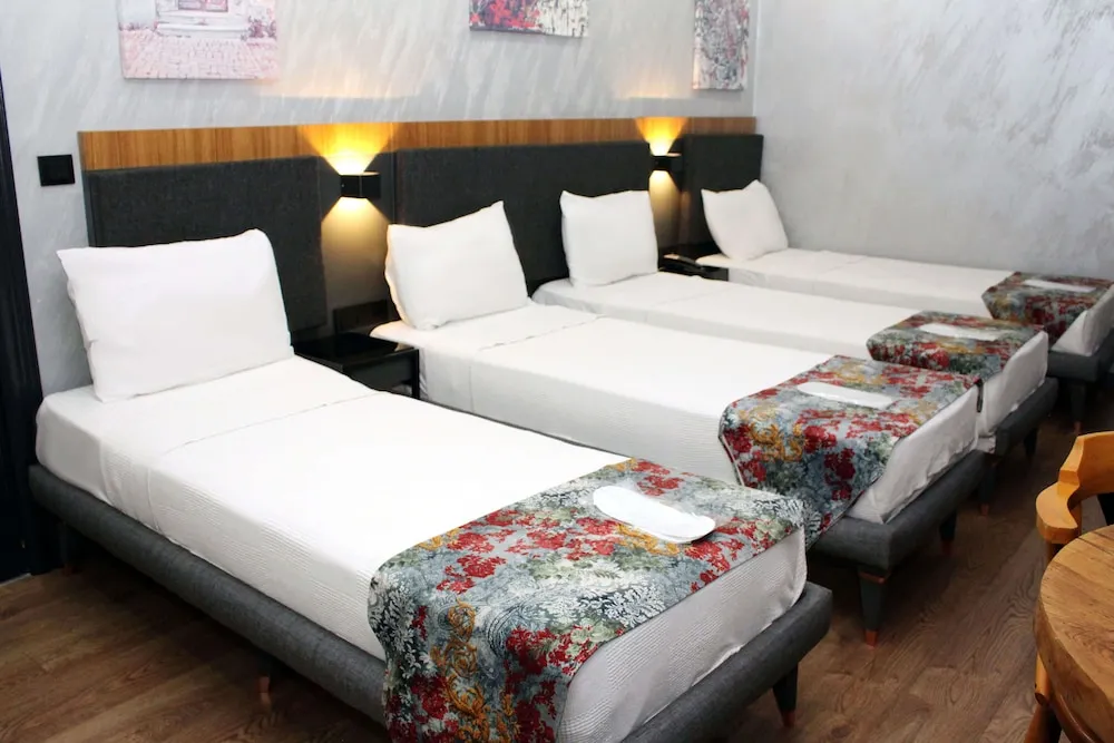 Deluxe Dört Kişilik Oda