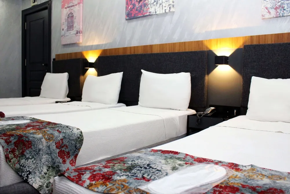 Deluxe Dört Kişilik Oda