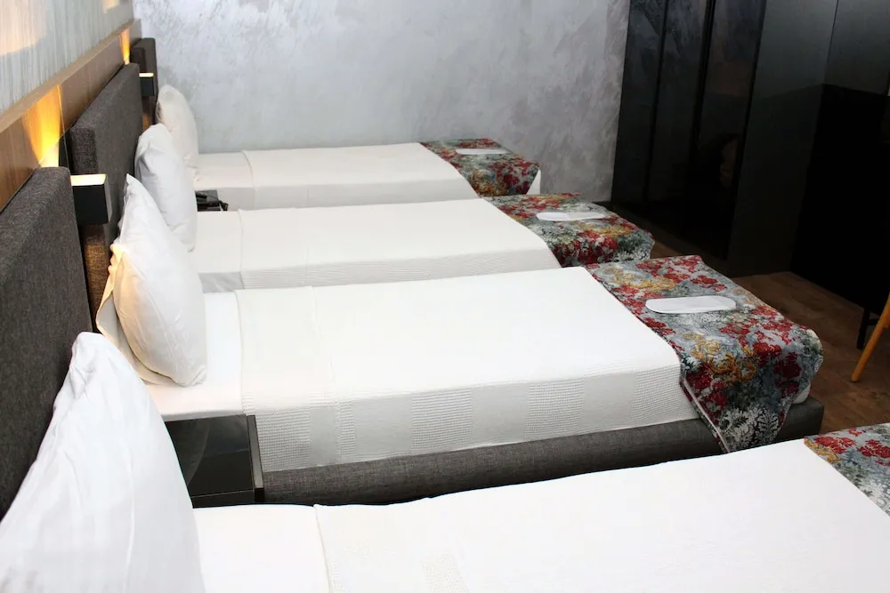 Deluxe Dört Kişilik Oda