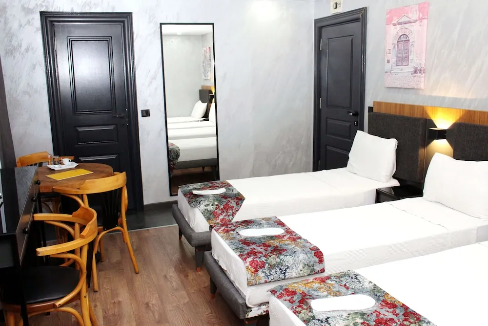 Deluxe Dört Kişilik Oda