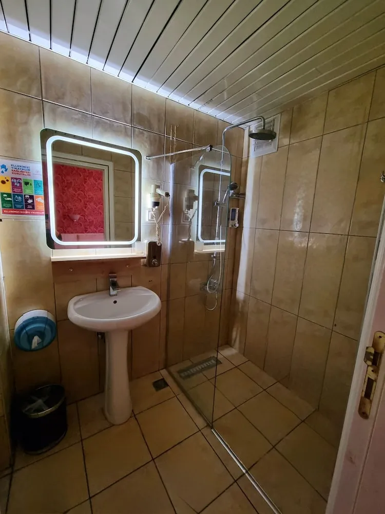 Deluxe Tek Büyük veya İki Ayrı Yataklı Oda