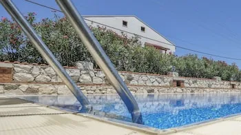 Karaburun Konak Hotel
