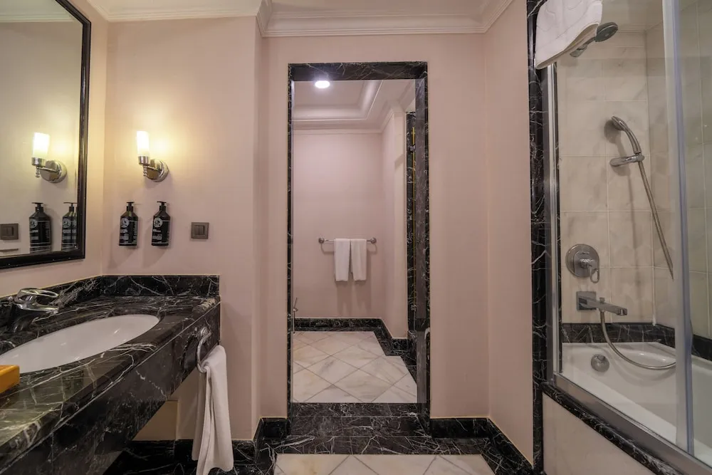 Main Building Deluxe Suite Sea View