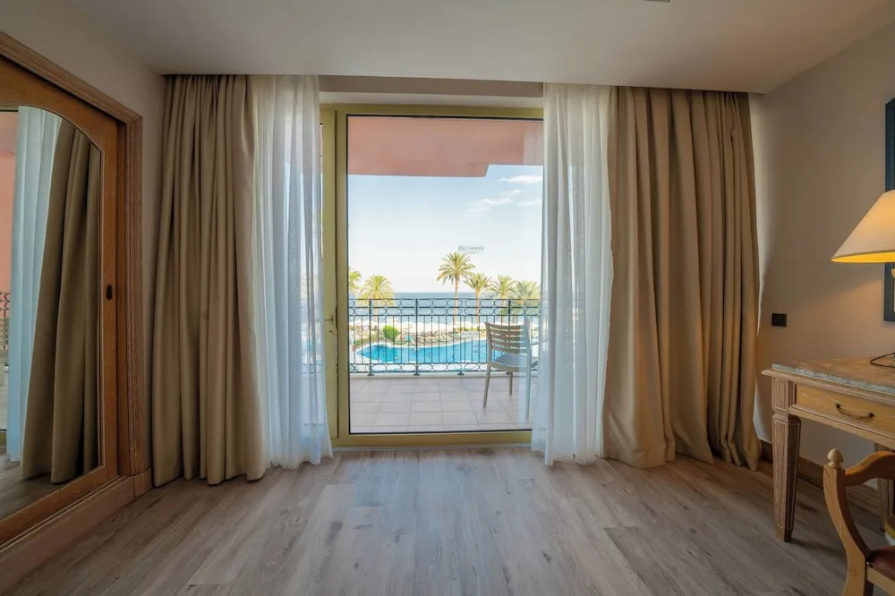 Main Building Deluxe Suite Sea View