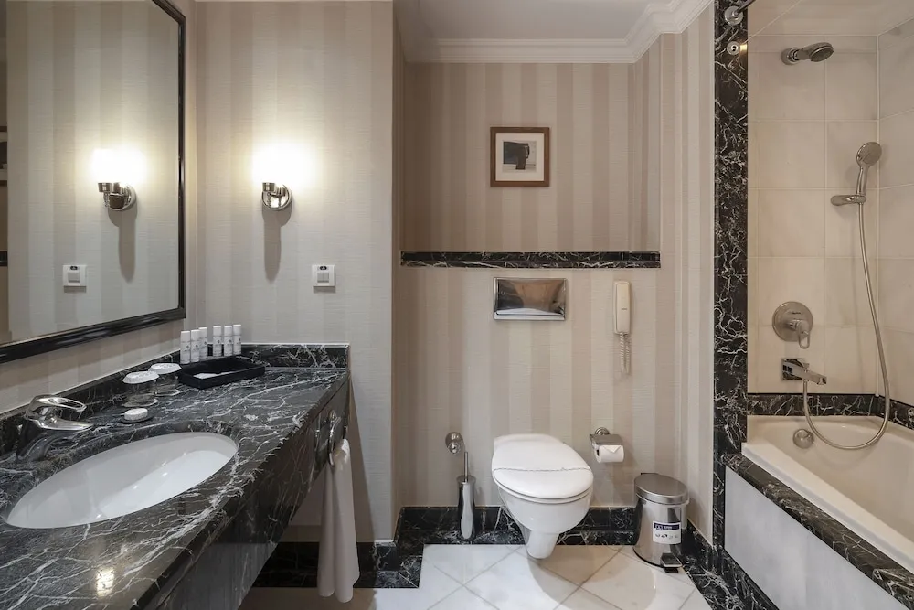 Main Building Junior Suite Land View