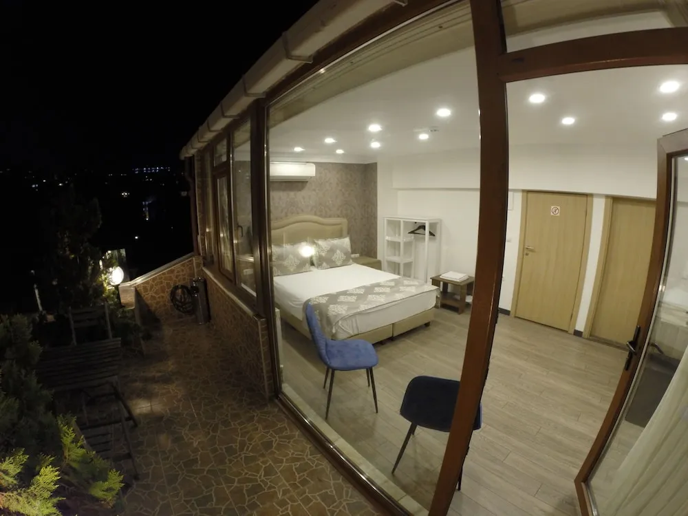 Deluxe Tek Büyük Yataklı Oda, Balkon