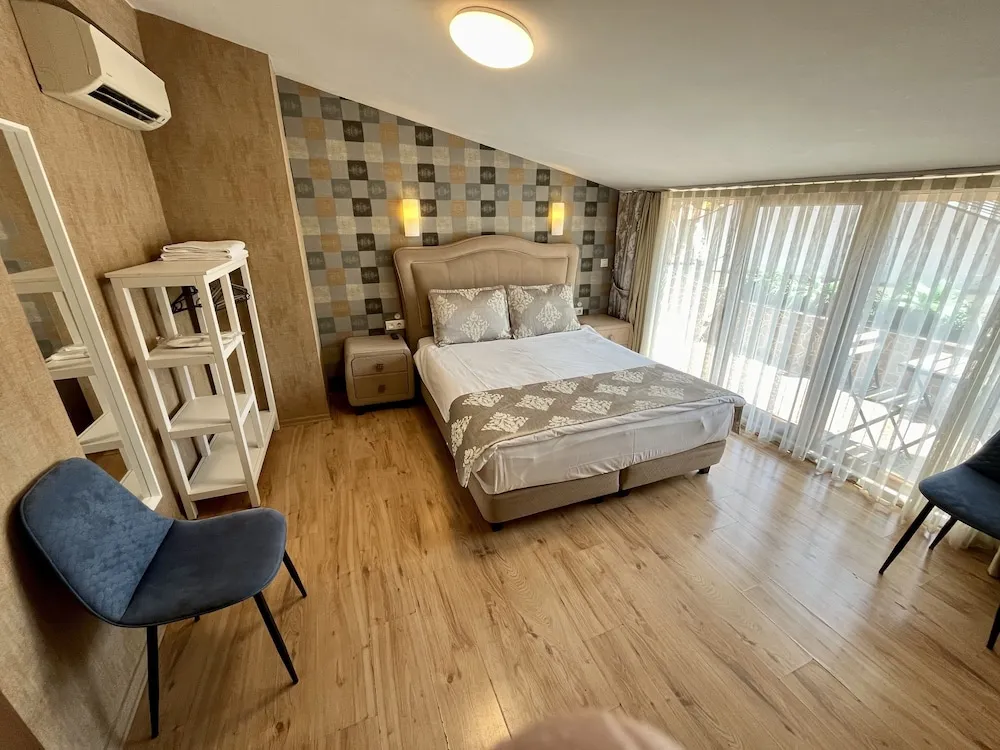 Tek Büyük Yataklı Oda, Balkon