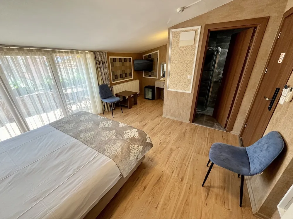 Tek Büyük Yataklı Oda, Balkon