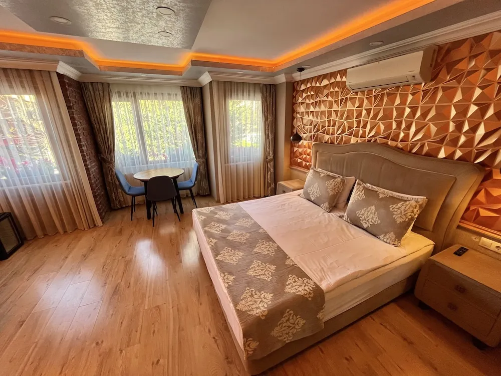 Deluxe Üç Kişilik Oda