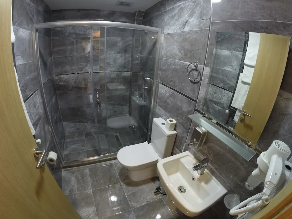 Deluxe Üç Kişilik Oda