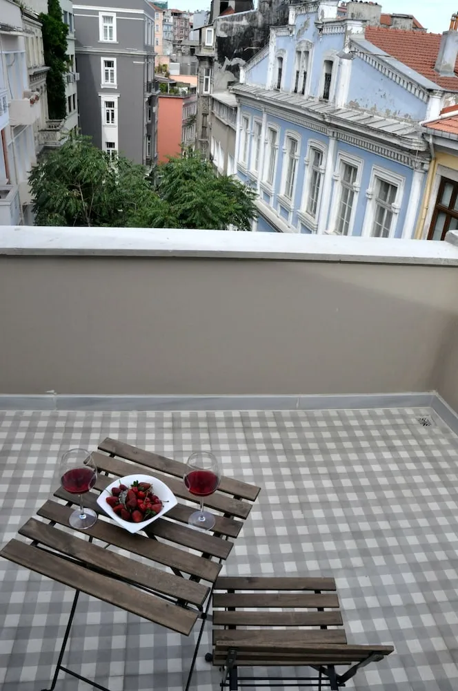 Çatı Katı Süiti (Penthouse), Teras