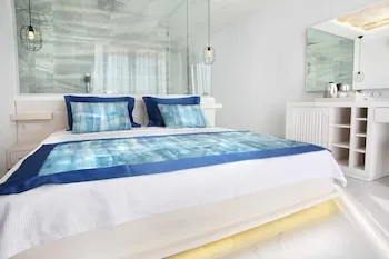 Nur Beach Hotel