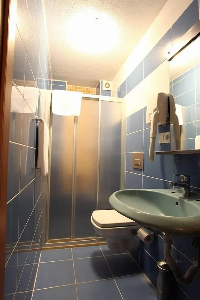 Budget Room