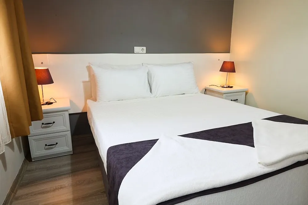 EKONOMİK 2 KİŞİLİK OTEL ODASI