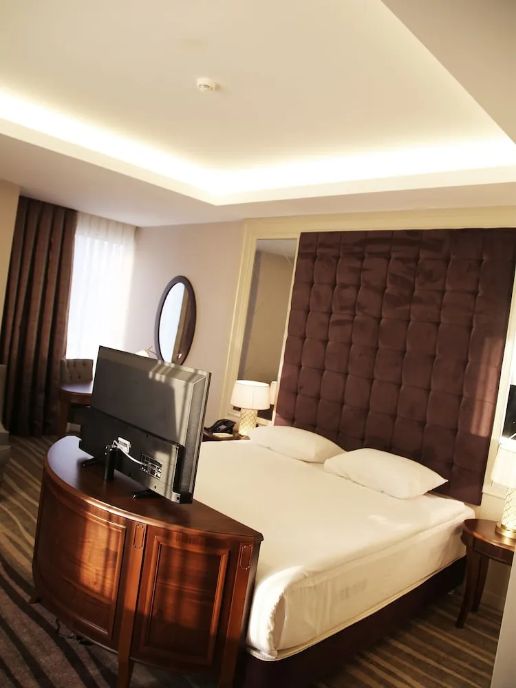 Suit Luxury( 1 oturma odasi, 1 Yatak odası)