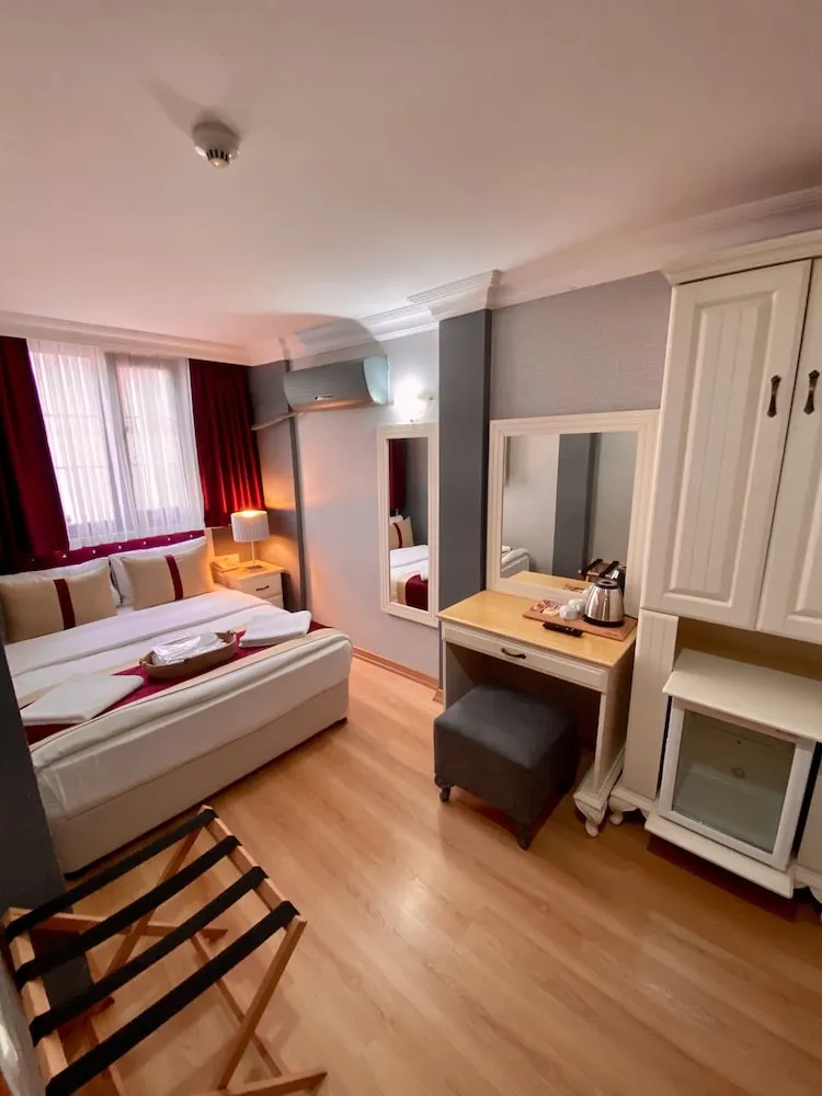 Standard Tek Büyük Yataklı Oda