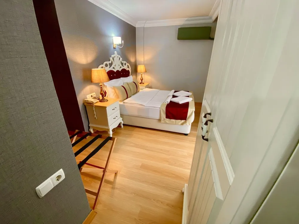 Standard Tek Büyük Yataklı Oda