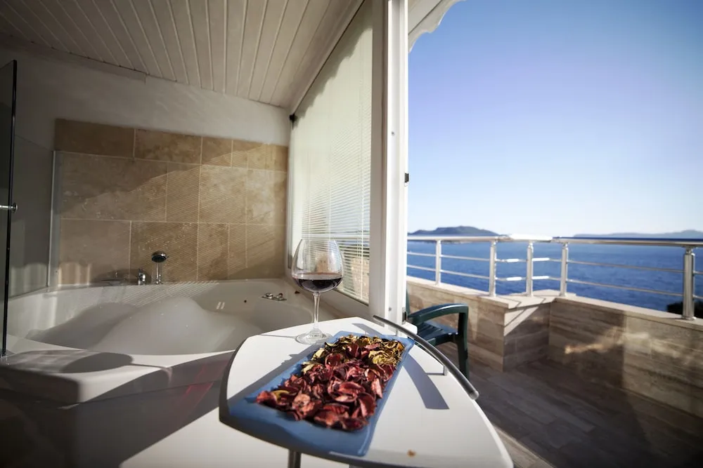 Honeymoon Oda, 1 Çift Kişilik Yatak, Sıcak Su Küveti, Deniz Manzaralı