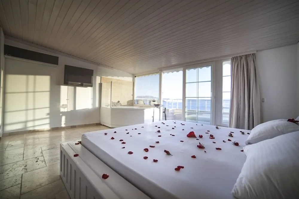 Honeymoon Oda, 1 Çift Kişilik Yatak, Sıcak Su Küveti, Deniz Manzaralı