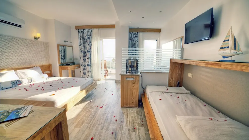 Honeymoon Oda, 1 Çift Kişilik Yatak, Sıcak Su Küveti, Deniz Manzaralı
