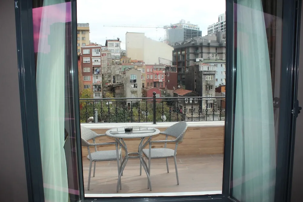 Family Üç Kişilik Oda, Balkon