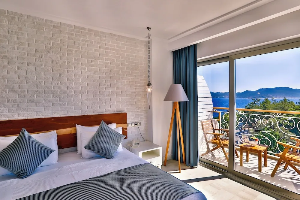 Deluxe Tek Büyük Yataklı Oda, Balkon, Deniz Manzaralı
