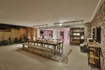 Arnna Hotel