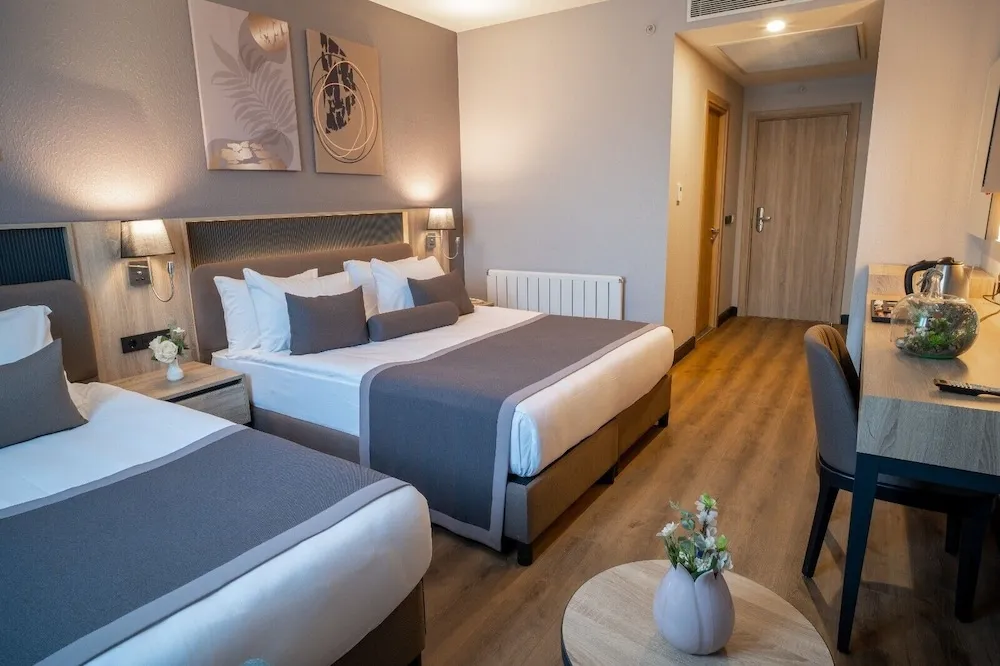Deluxe Üç Kişilik Oda