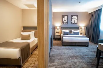 Mayi Hotel